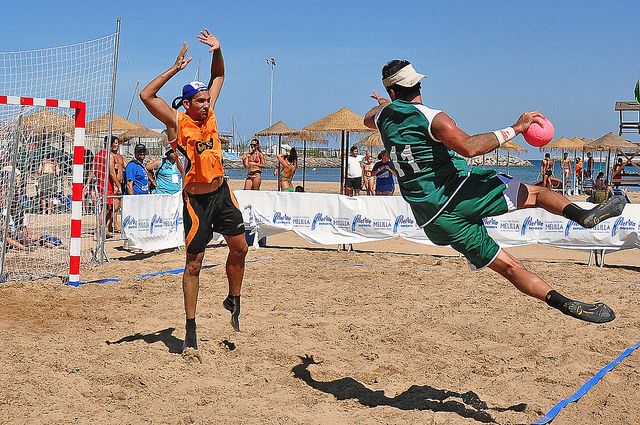 Resultado de imagen de balonmano playa